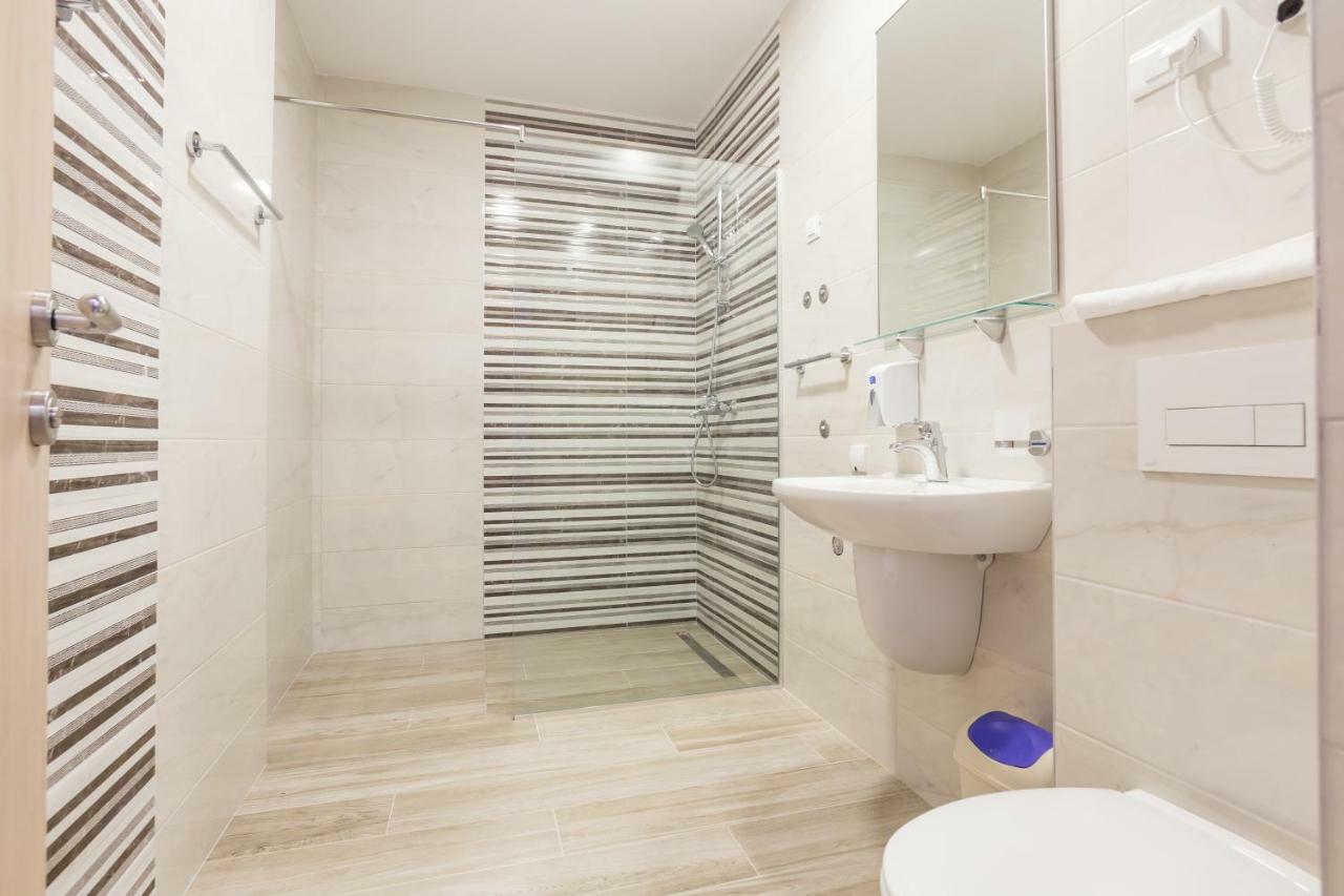 בודווה Adriatik Lux Apartments מראה חיצוני תמונה